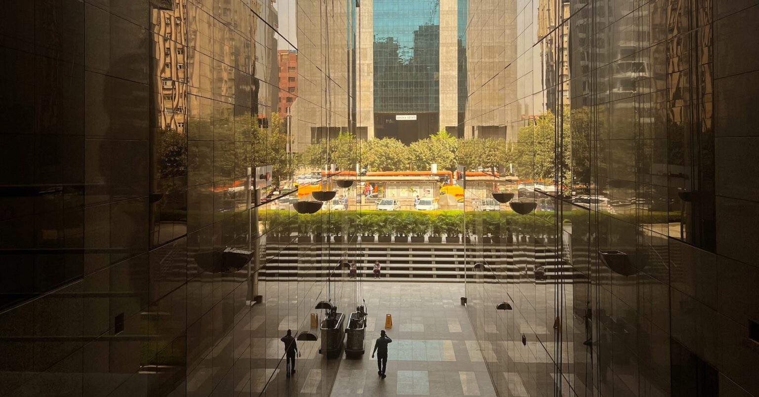 インドのサービスＰＭＩ、5月は58.8　需要堅調 | ロイター