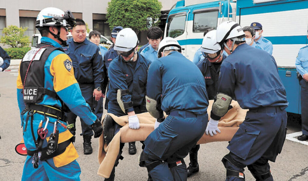 防災の日を前に大規模災害訓練 宮城県警泉署 - 河北新報オンライン
