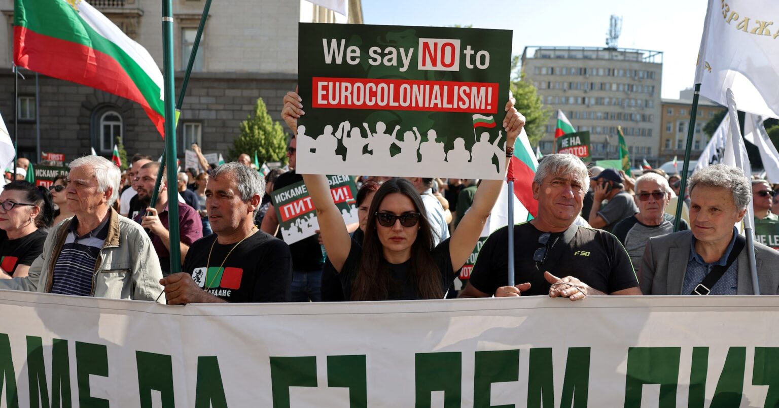 欧州委とＥＣＢ、ブルガリアのユーロ導入承認　26年から | ロイター