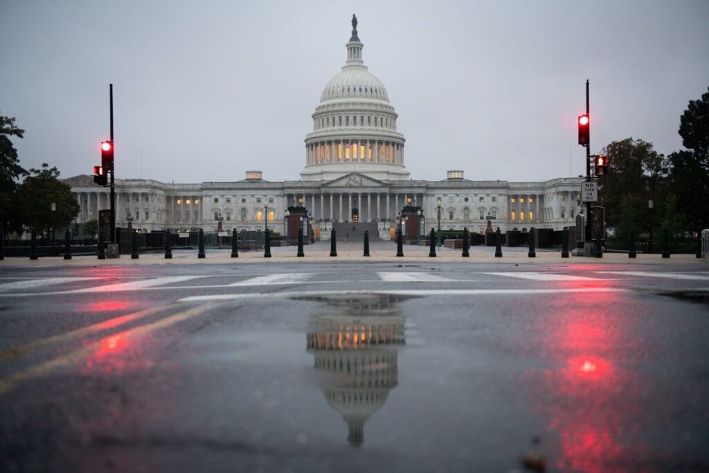 米下院通過のトランプ減税法案、財政赤字2.4兆ドル増へ－議会予算局 - Bloomberg