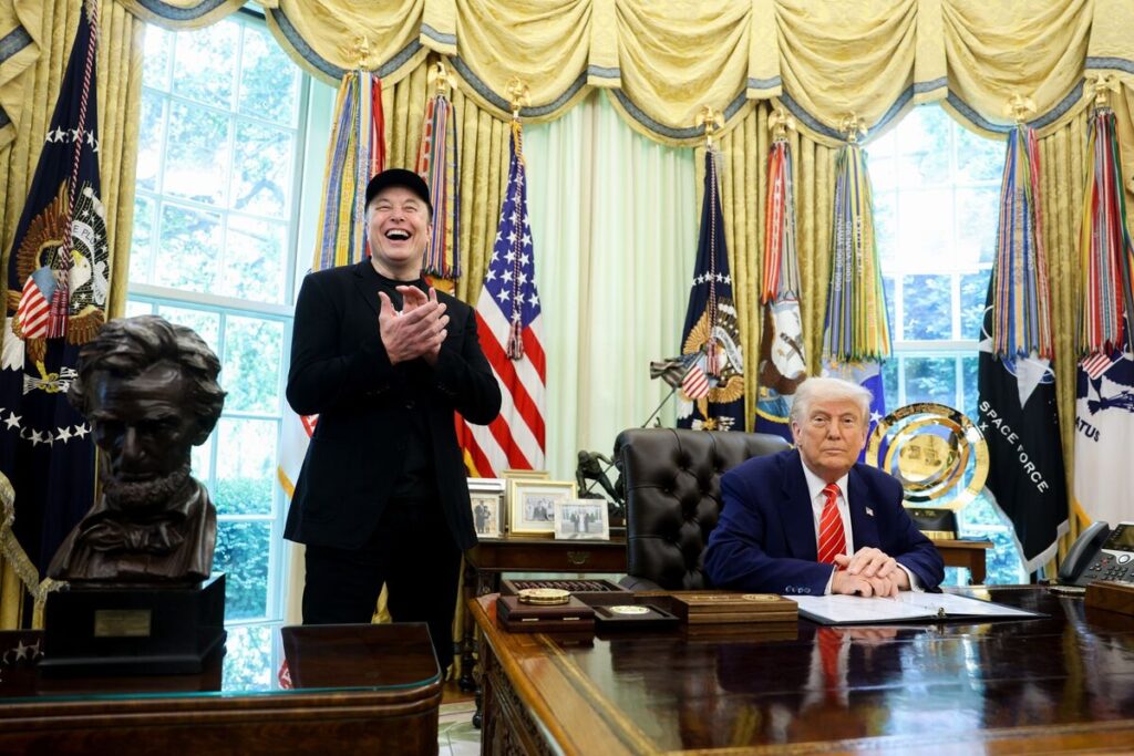 マスク氏、トランプ減税への批判さらに強める－「葬り去れ」と投稿 - Bloomberg