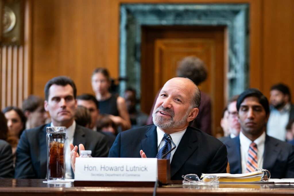 米半導体補助金の支給巡り、合意見直し作業中－ラトニック商務長官 - Bloomberg