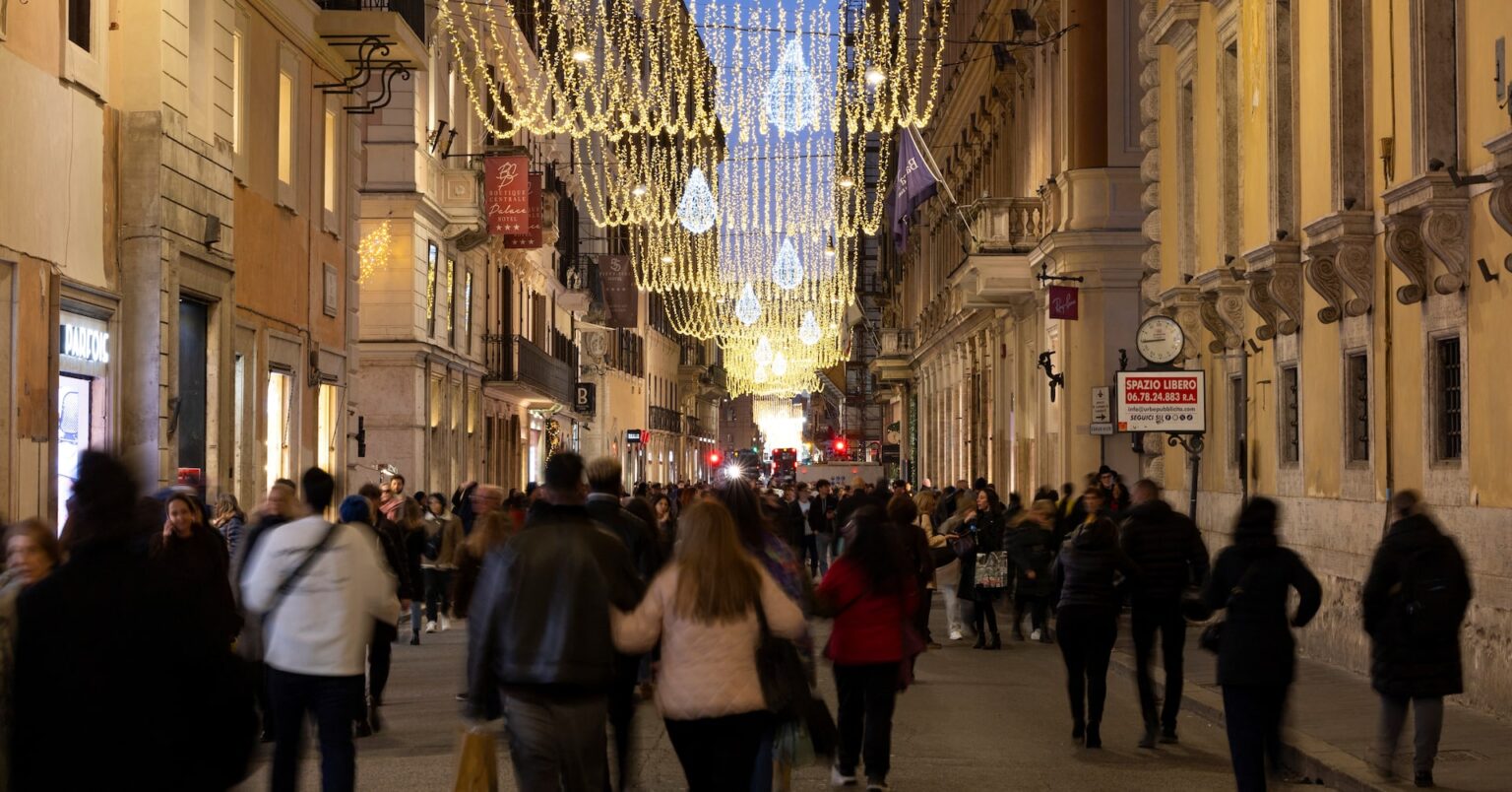イタリア統計局、25年の成長率予想0.6％に下方修正　政府と一致 | ロイター