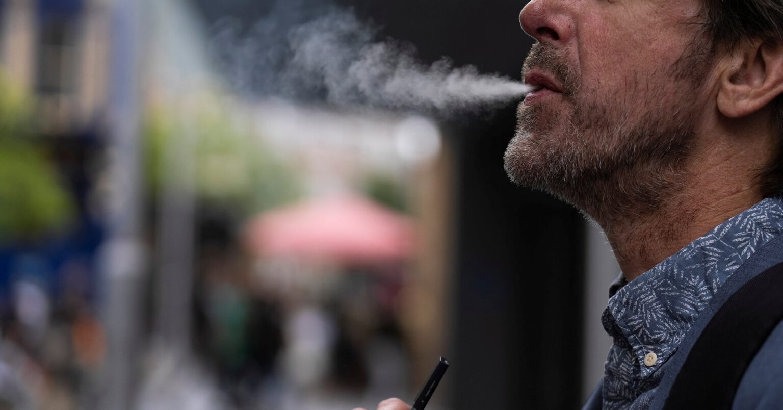 アングル:中国製電子たばこに関税直撃、米国への輸入減少 それでも「ニコチンは生き残る」 | ロイター アングル:中国製電子たばこに関税直撃、米国への輸入減少 それでも「ニコチンは生き残る」 | ロイター