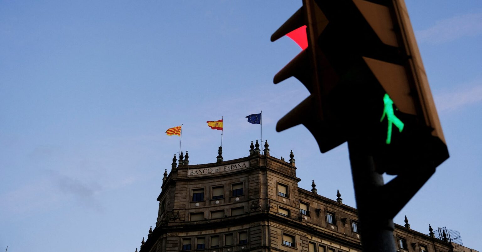 スペイン中銀、今年の成長率予想を2.4%に下方修正 貿易対立で | ロイター スペイン中銀、今年の成長率予想を2.4%に下方修正 貿易対立で | ロイター