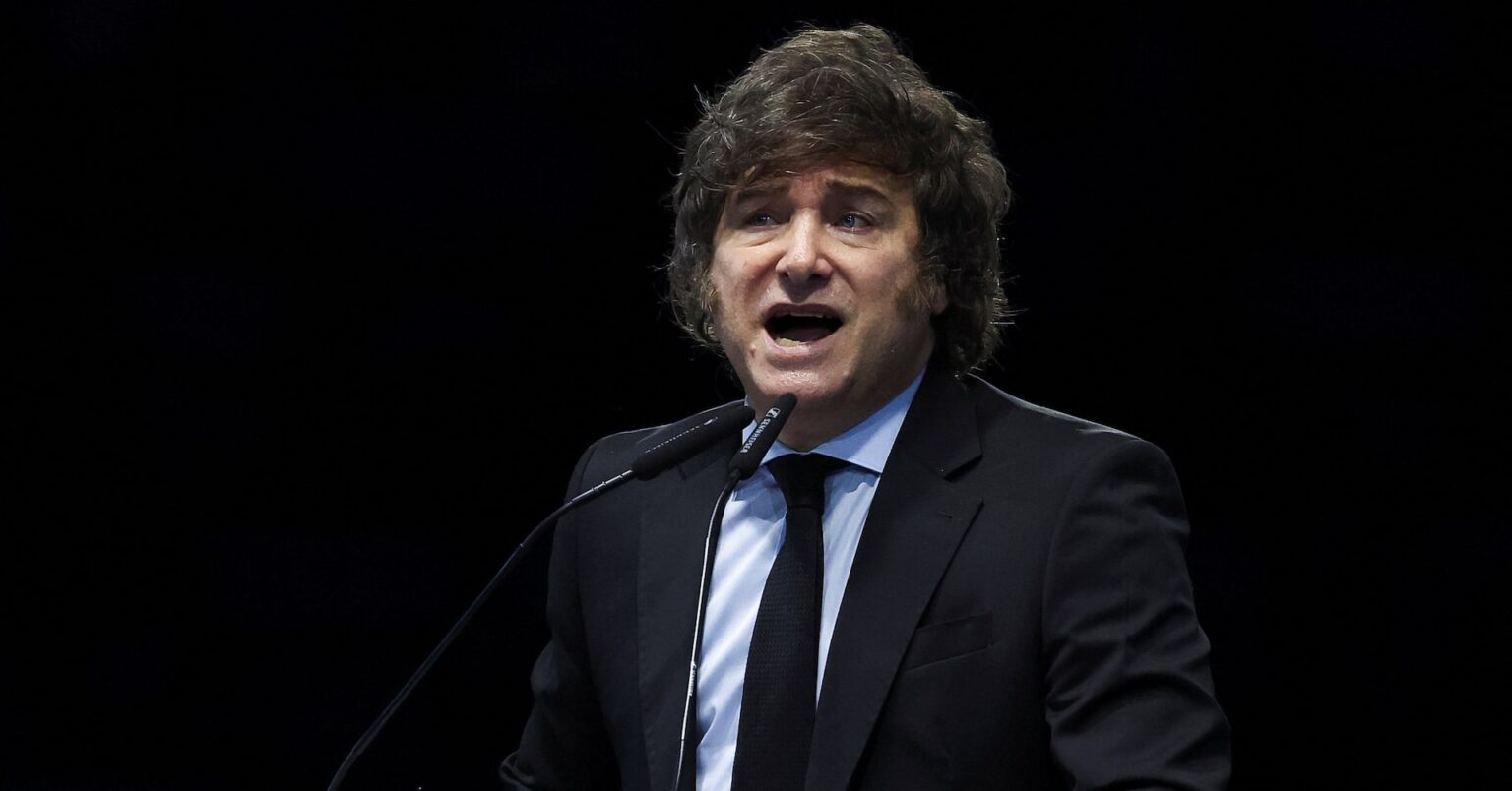 アルゼンチン大統領、スペイン首相は「悪党」と再び攻撃 | ロイター