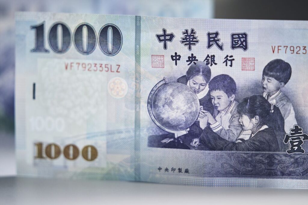 台湾の生保大手、５月に損失倍増－ドル安で保有資産の価値減少 - Bloomberg