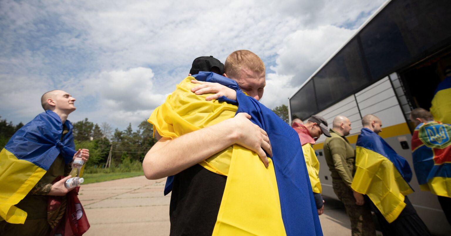 ロシアとウクライナ、捕虜交換実施　戦争開始以来で最大規模 | ロイター