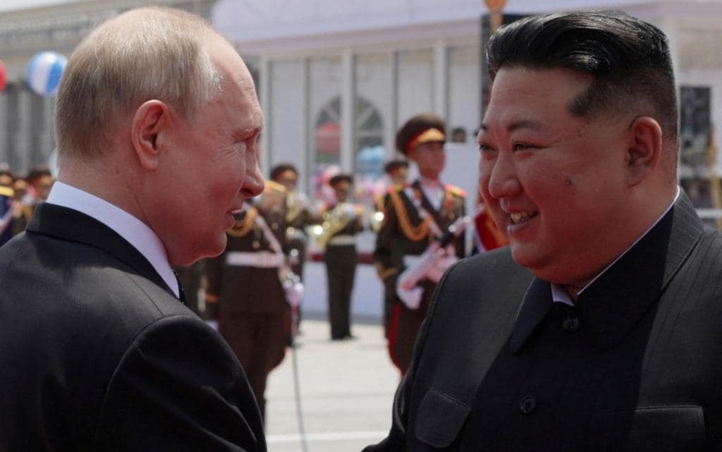 詳細が明らかになったロシアと北朝鮮の軍事協力、制裁逃れの方法とは 両国の親密な関係が続けば東アジアの安全保障に深刻な影響必至(1/3) | JBpress (ジェイビープレス)