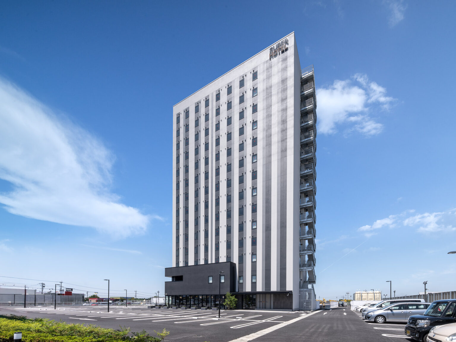 「スーパーホテルPremier阿蘇熊本空港」開業。空港からクルマで15分、無料駐車場127台 - トラベル Watch