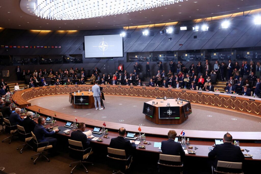 ウクライナ戦争の長期化とロシアの脅威から慌てて軍拡に走る「欧州」、果たして戦闘即応体制は強化できるのか(1/4) | JBpress (ジェイビープレス)