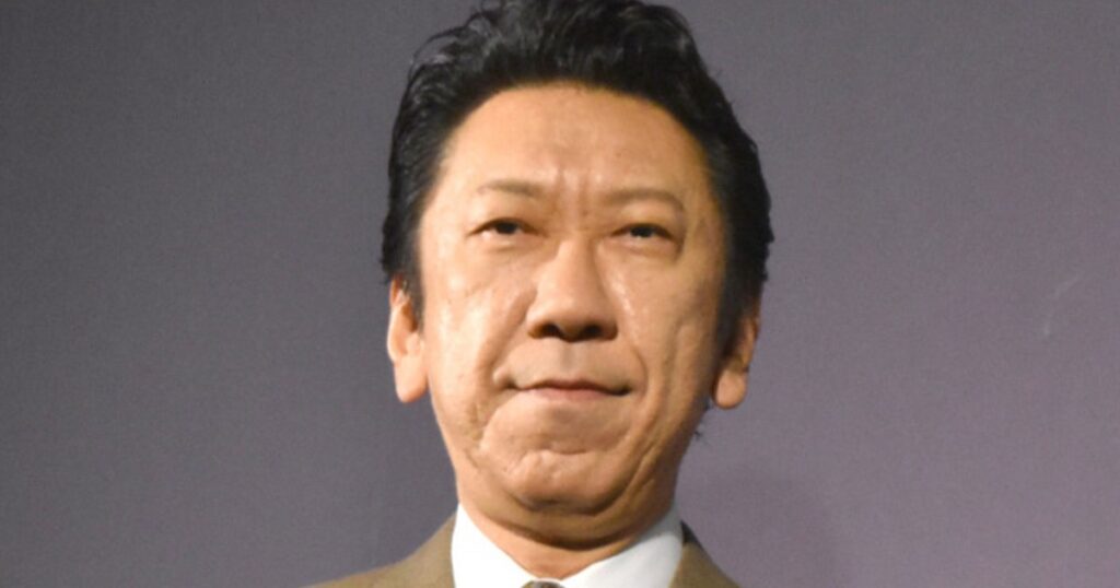 ORICON NEWS：「来るたびに好きになる」布袋寅泰、北海道・ニセコで“ホテ散歩”　大自然に囲まれポーズ「移住する人たちの気持ちもわかるなぁ」 | 毎日新聞