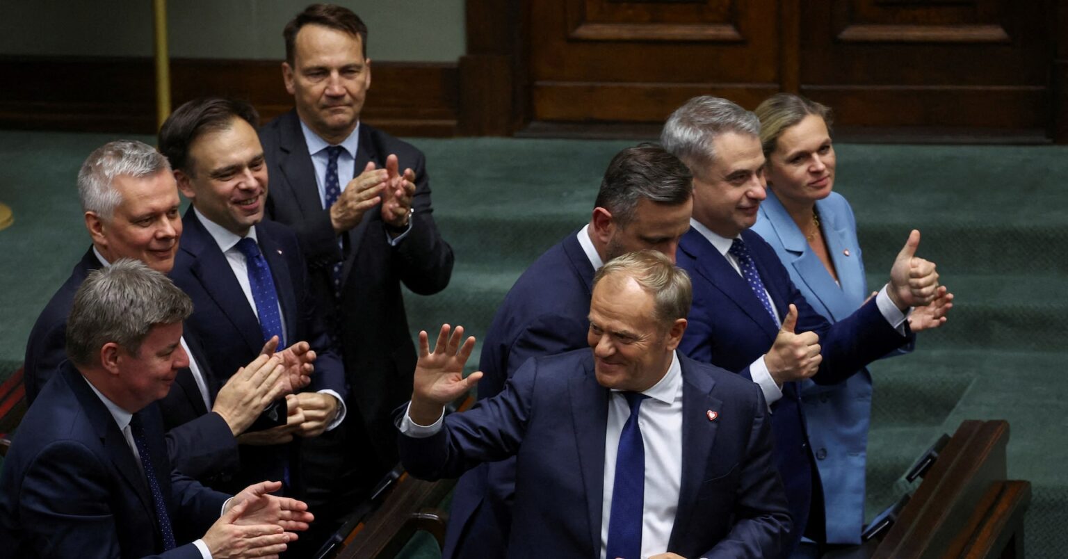 ポーランド下院、トゥスク首相率いる親ＥＵ連立政権の信任投票可決 | ロイター