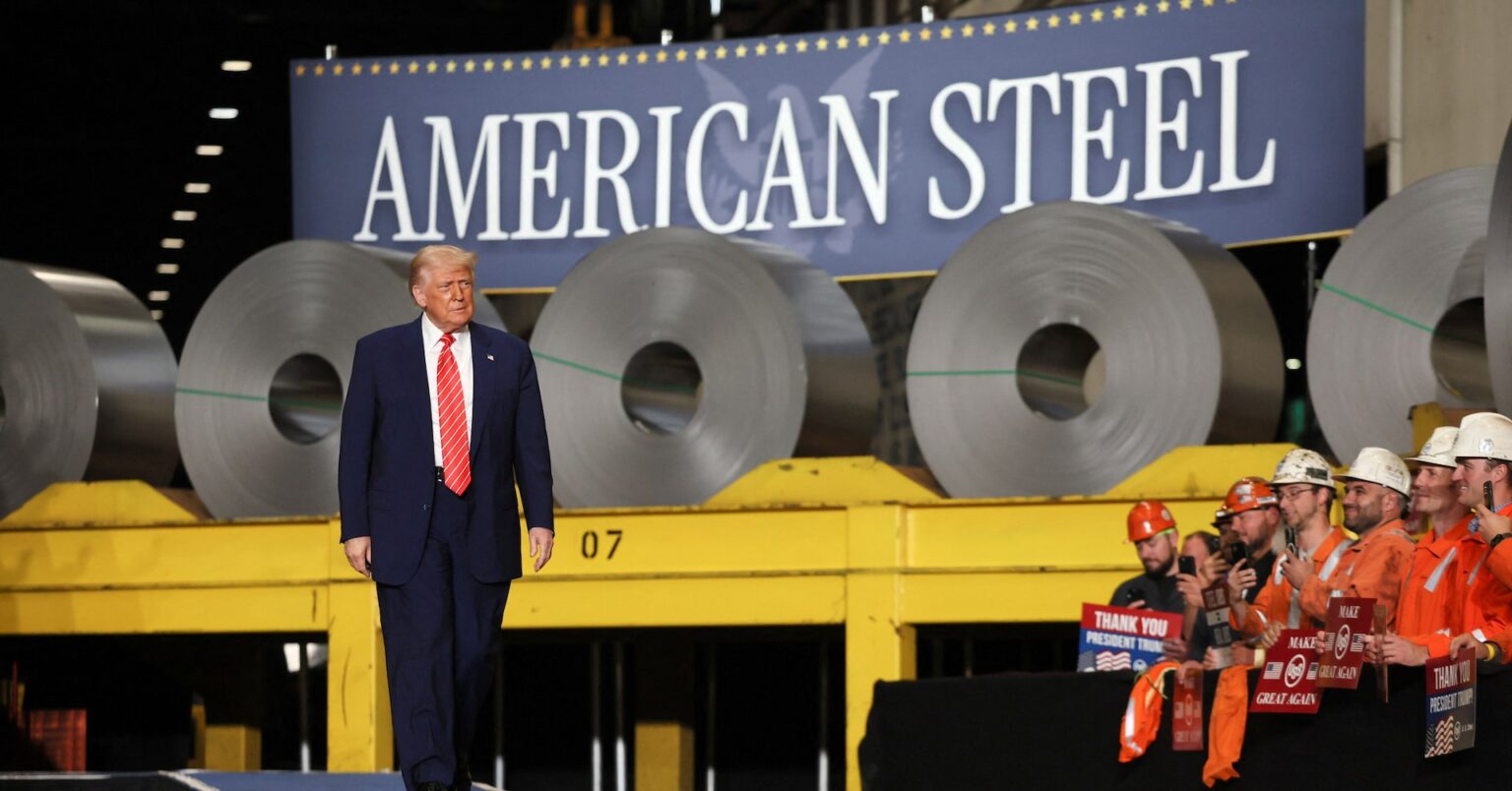 トランプ氏、米国はＵＳスチールの「黄金株」保有と発言 | ロイター
