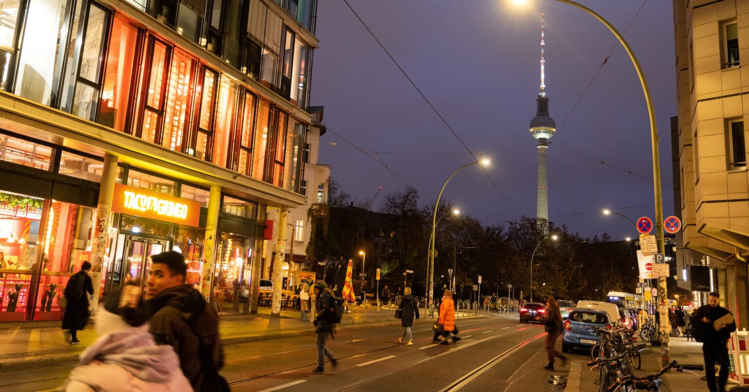 イスラエルのイラン攻撃による原油高、独経済に打撃＝ＤＩＷ | ロイター