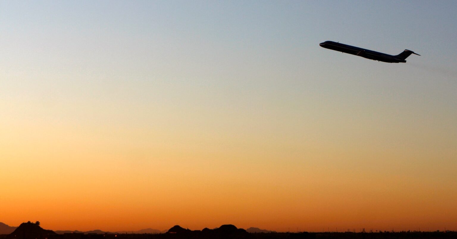 アングル：非常口付近が安全か、座席位置に関心高まる　インド機墜落事故巡り | ロイター