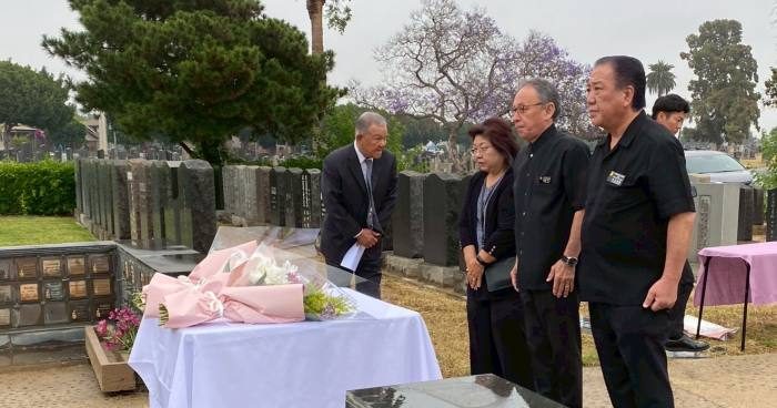 デニー沖縄県知事、日系移民の記念墓地に献花 米ロサンゼルス – 琉球新報デジタル デニー沖縄県知事、日系移民の記念墓地に献花 米ロサンゼルス - 琉球新報デジタル