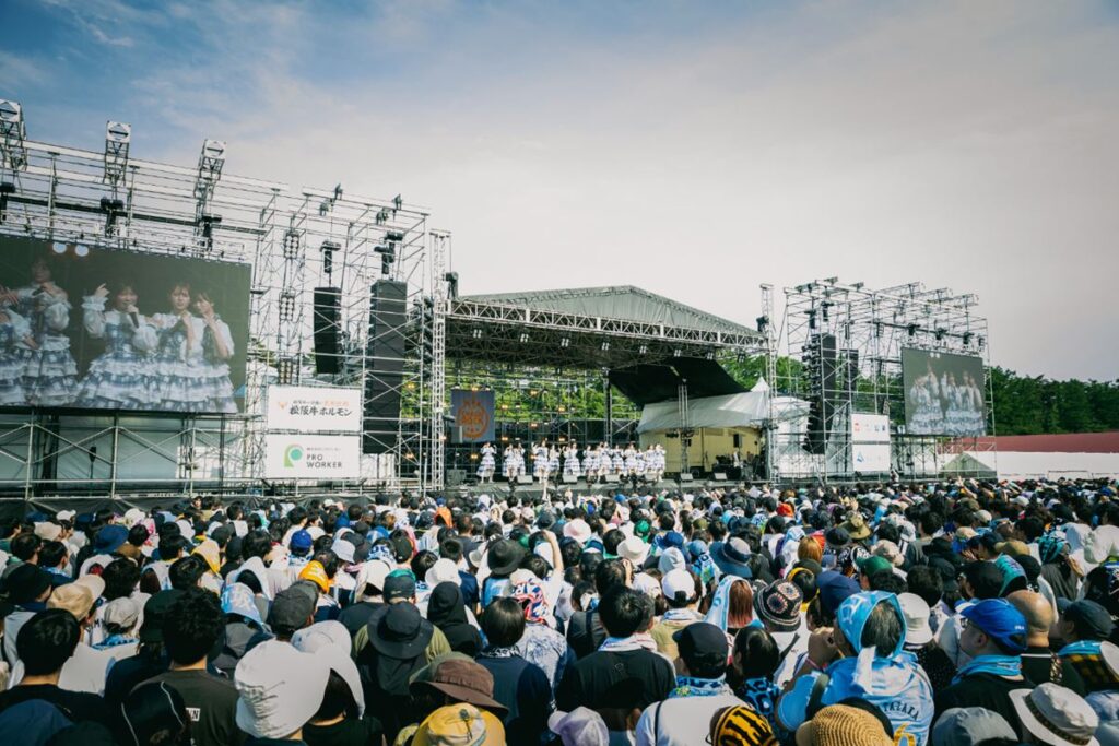 2日間で総勢17組登場『CHAGU CHAGU ROCK FESTIVAL』、岩手に今年最高の音が鳴り響いた、熱狂ライブ1日目をレポート - ぴあ音楽