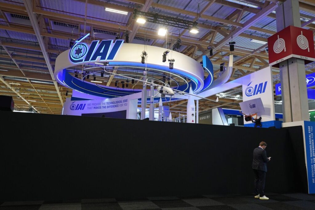 イスラエル兵器の展示ブース閉鎖、仏政府が指示－パリ航空ショー - Bloomberg