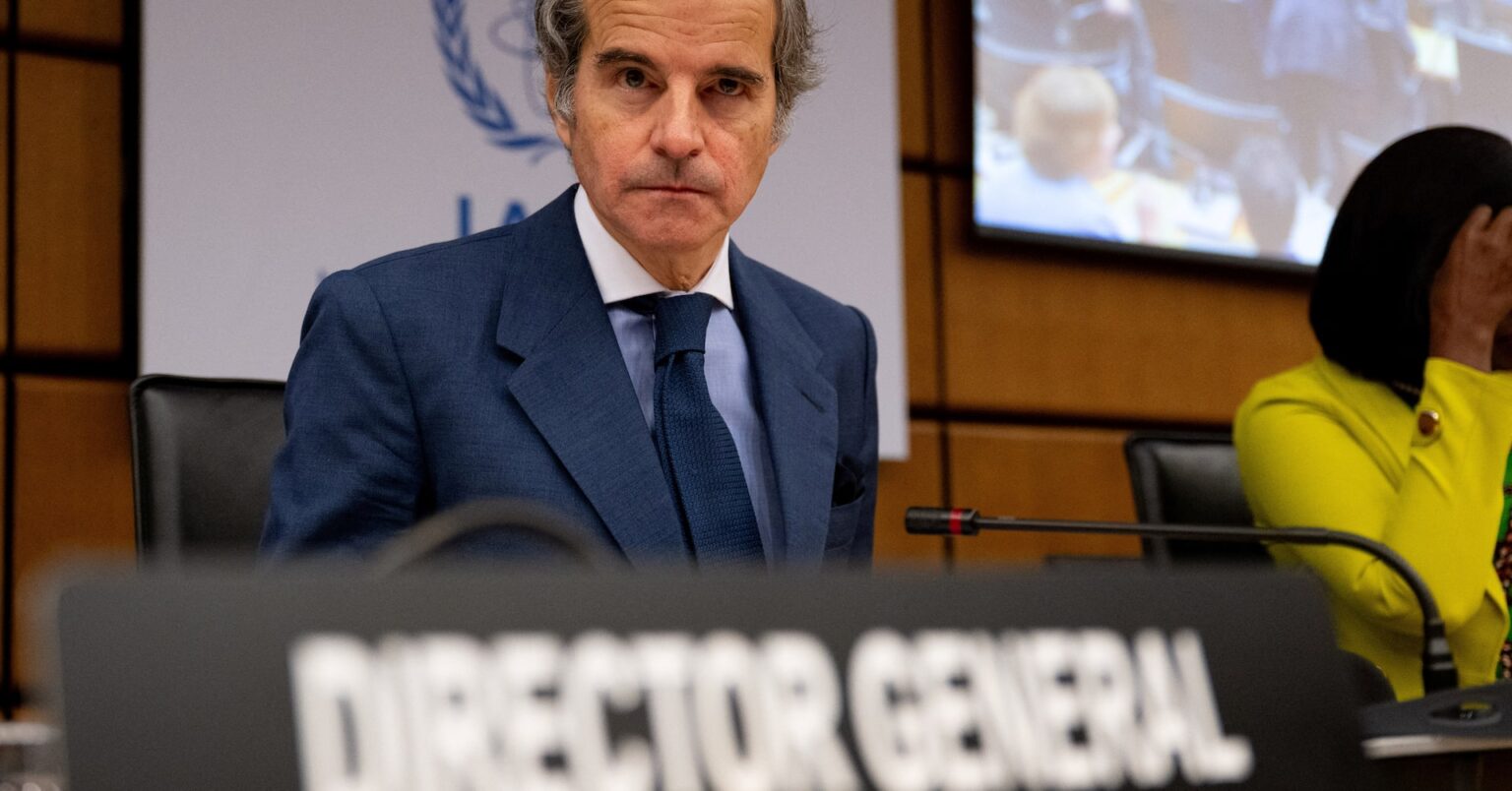 イラン主要濃縮施設の遠心分離機、「深刻な損傷」の公算=IAEA事務局長 | ロイター イラン主要濃縮施設の遠心分離機、「深刻な損傷」の公算=IAEA事務局長 | ロイター