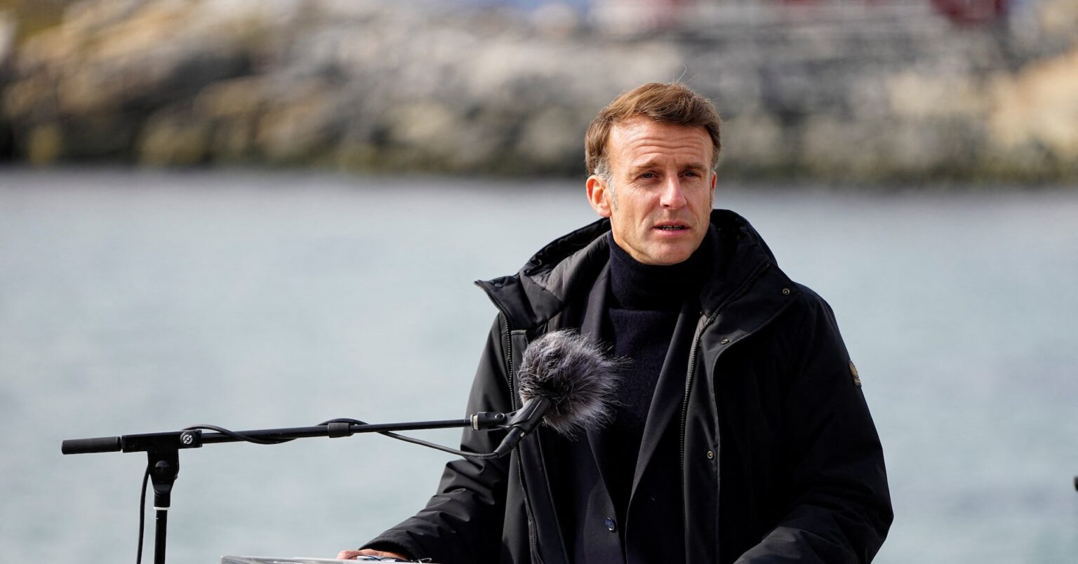 仏大統領、イラン政権交代につながる軍事行動に反対　トランプ氏と違い鮮明に | ロイター