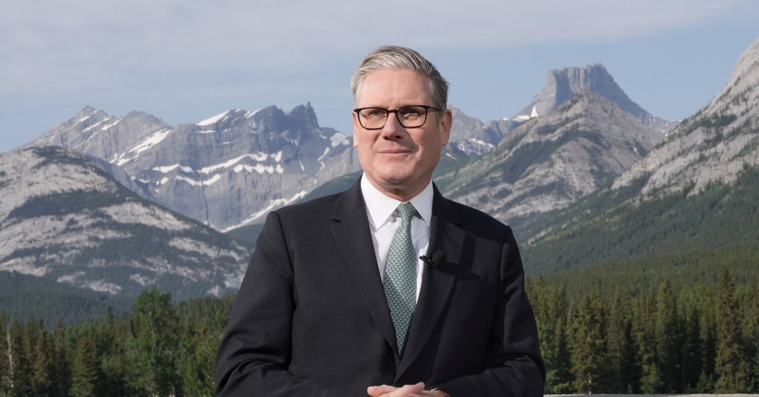 英首相とカタール首長が電話会議、中東緊張緩和の必要性を強調 | ロイター