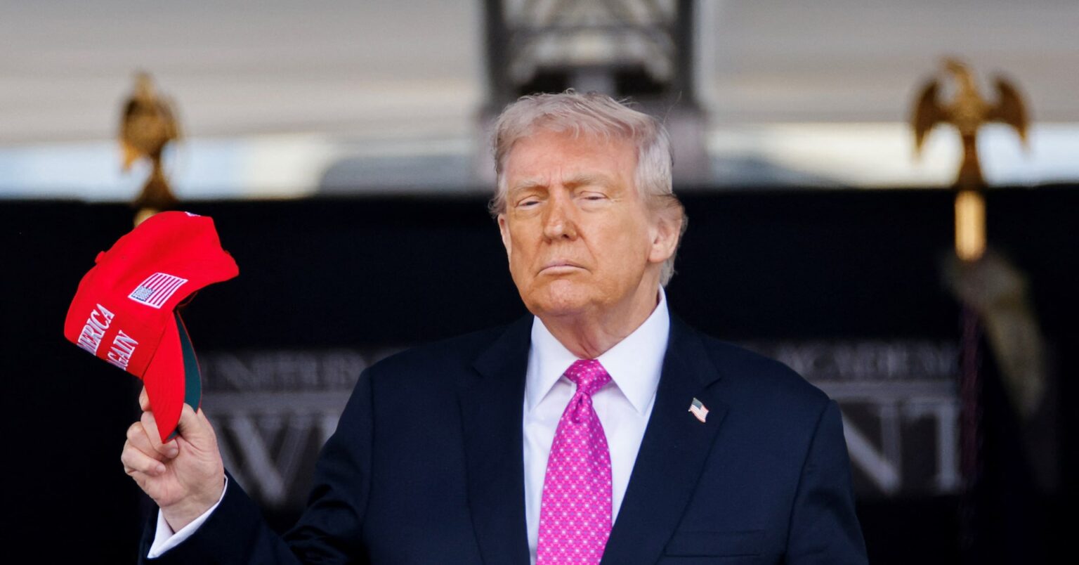 アングル：トランプ氏支持層、イラン問題で深刻な亀裂　ＭＡＧＡ離反の恐れも | ロイター