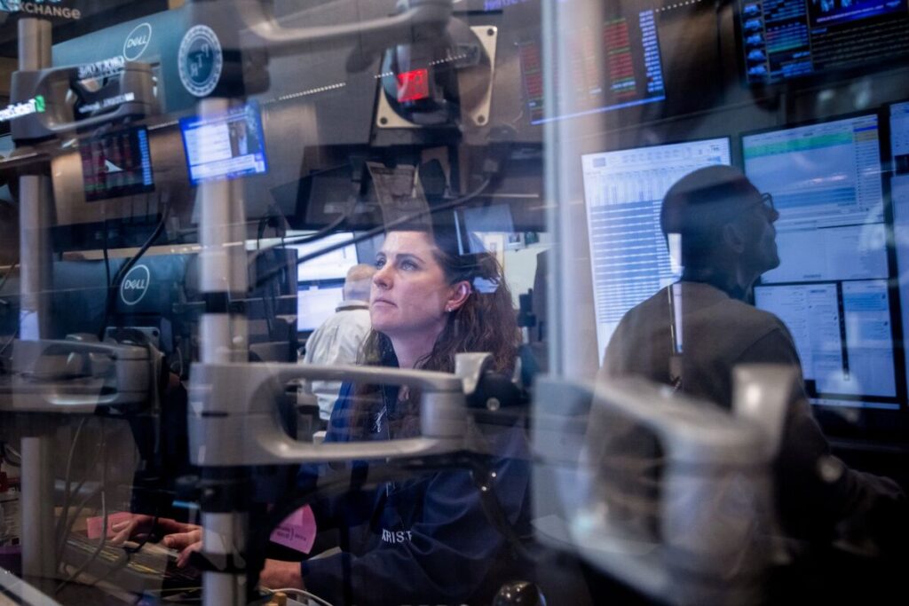 【米国市況】Ｓ＆Ｐ500種は続落、半導体に売り－ドル一時146円22銭 - Bloomberg