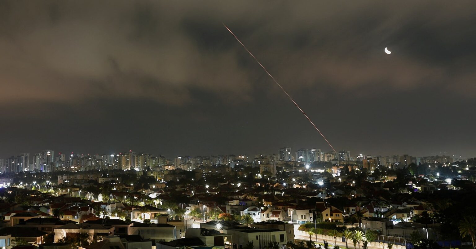 イランとイスラエル、再び互いを攻撃　米との対話不透 | ロイター