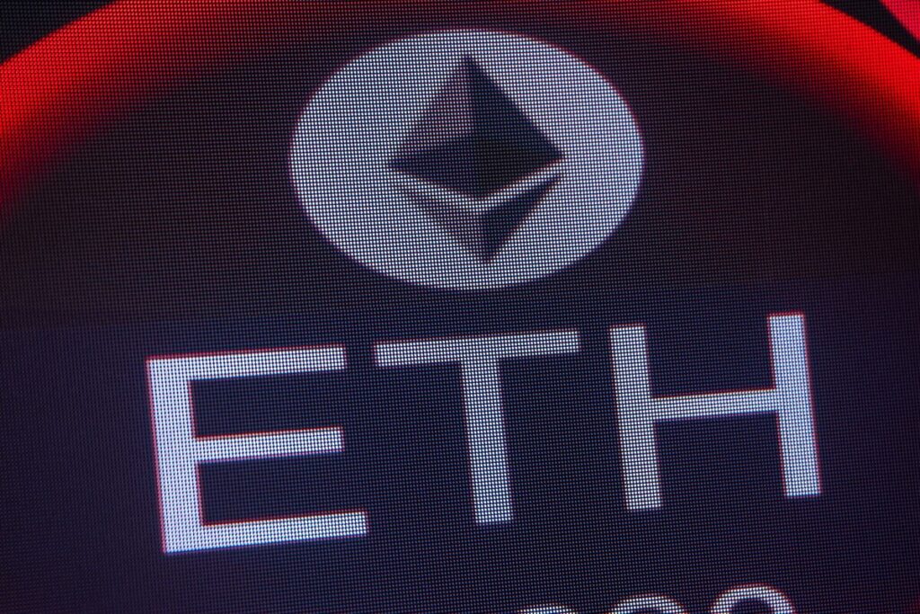 米国のイラン核施設攻撃で暗号資産売り、イーサが急落 – Bloomberg 米国のイラン核施設攻撃で暗号資産売り、イーサが急落 - Bloomberg