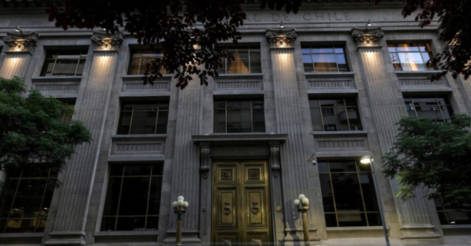 チリ中銀、4会合連続で金利据え置き 中東情勢で経済への懸念強まる | ロイター チリ中銀、4会合連続で金利据え置き 中東情勢で経済への懸念強まる | ロイター