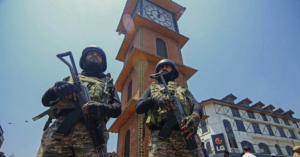 宗教で読み解く世界&経済:印パ停戦合意でも続く一触即発 ヒンズーとイスラムの深い溝 熊谷章太郎 | 週刊エコノミスト Online 宗教で読み解く世界&経済:印パ停戦合意でも続く一触即発 ヒンズーとイスラムの深い溝 熊谷章太郎 | 週刊エコノミスト Online