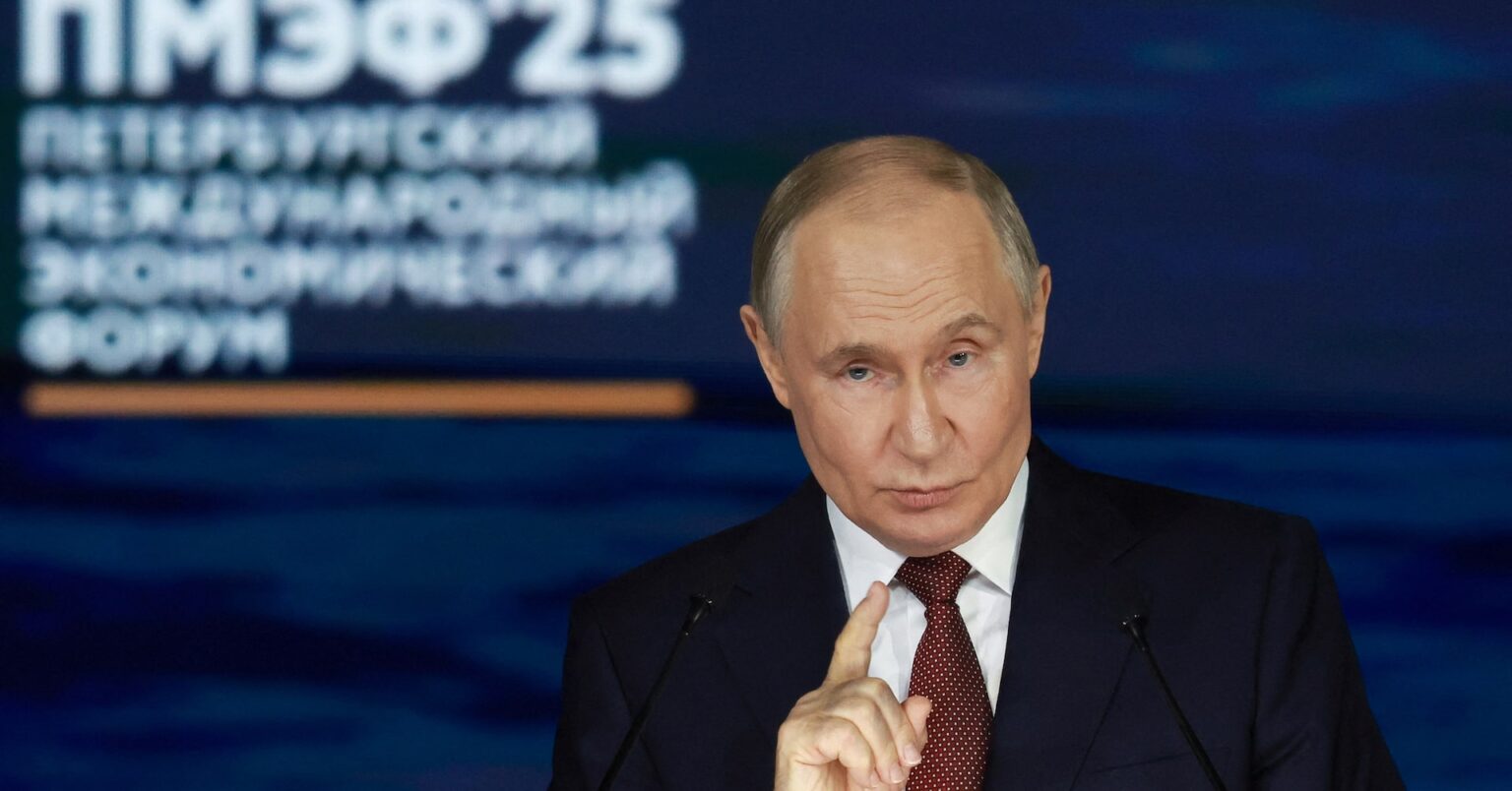 ロシア大統領、ウクライナ戦闘による経済への壊滅的打撃を否定 | ロイター