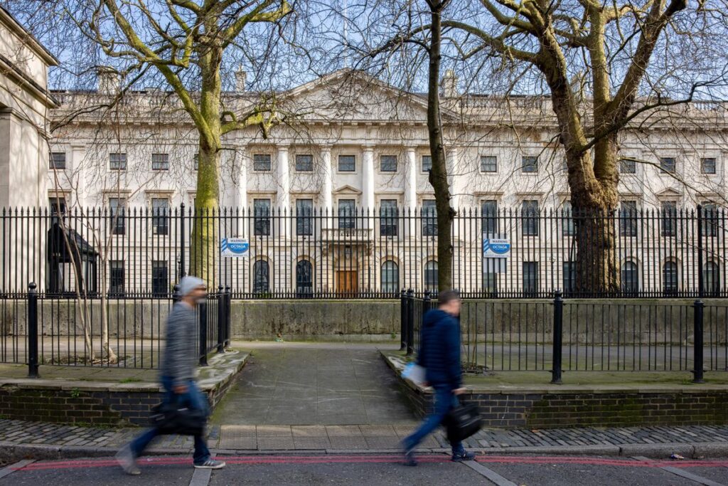 中国、ロンドン金融街近くに「スーパー大使館」－米が安全保障を懸念 - Bloomberg