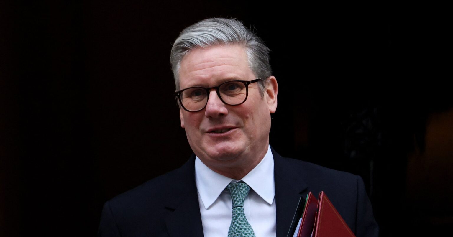 英首相、防衛支出を35年までにＧＤＰ比5％に増額と表明 | ロイター