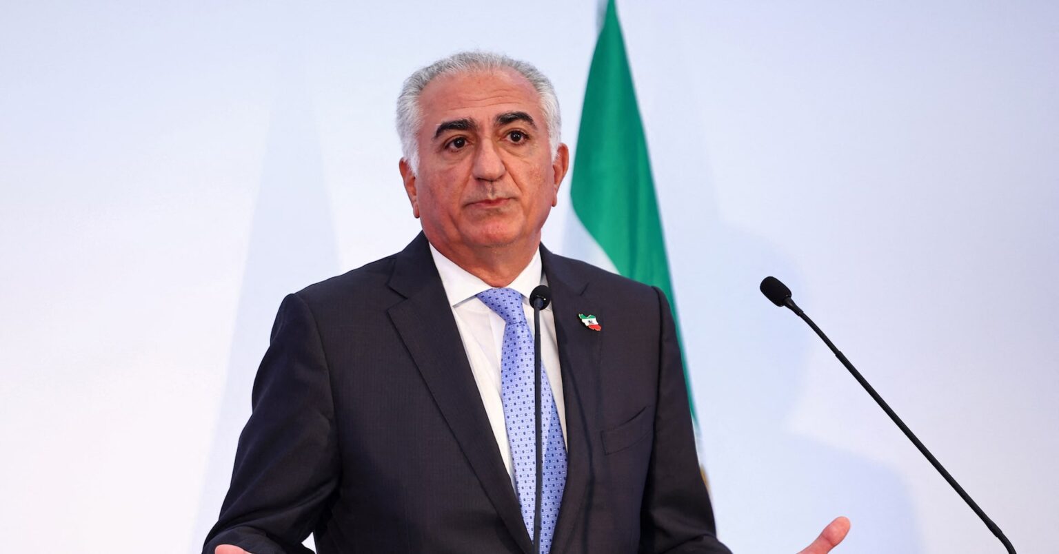 「イラン体制転換」が唯一の解決策＝元皇太子 | ロイター