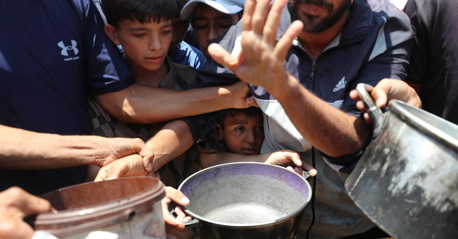 ガザの食料「兵器化」、戦争犯罪に該当　国連が主張 | ロイター