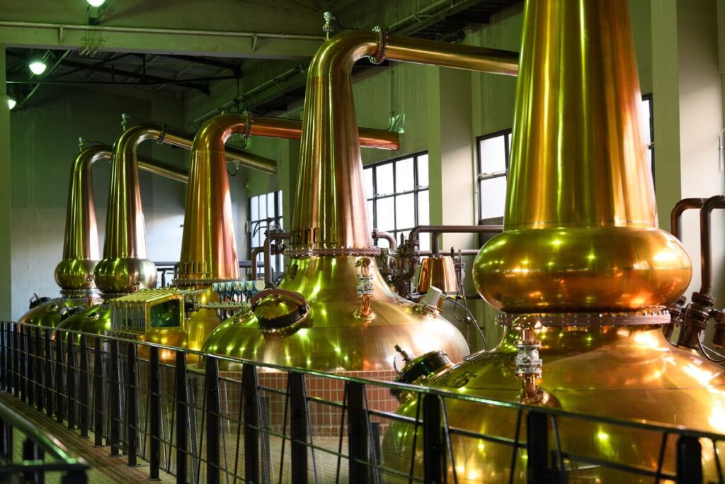 サントリー、インドのウイスキーブランド買収を再検討－ＥＴ紙 - Bloomberg