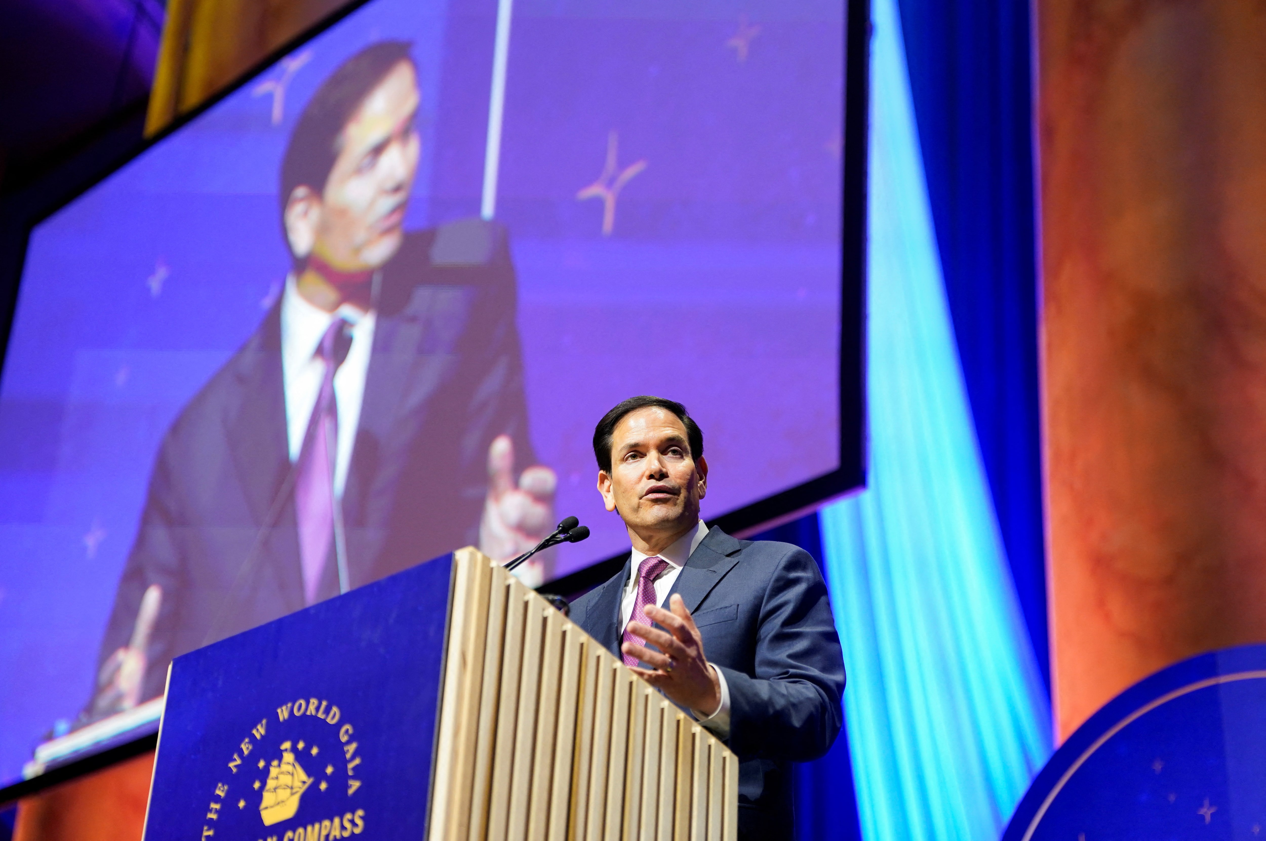 米国務長官、ロシア追加制裁に慎重姿勢　「交渉の余地残したい」