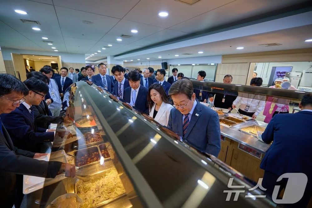 韓国・李在明大統領、就任30日で記者会見を検討…質疑応答の生中継も開始　写真枚　国際ニュース：AFPBB News