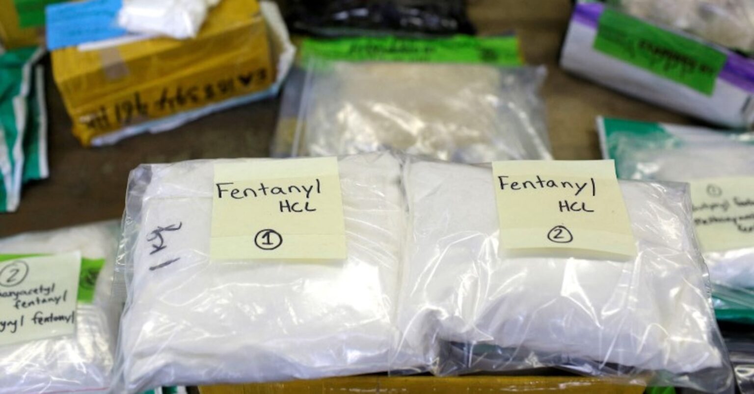 中国、フェンタニル原料を規制対象に追加　米の要求に対応か | ロイター