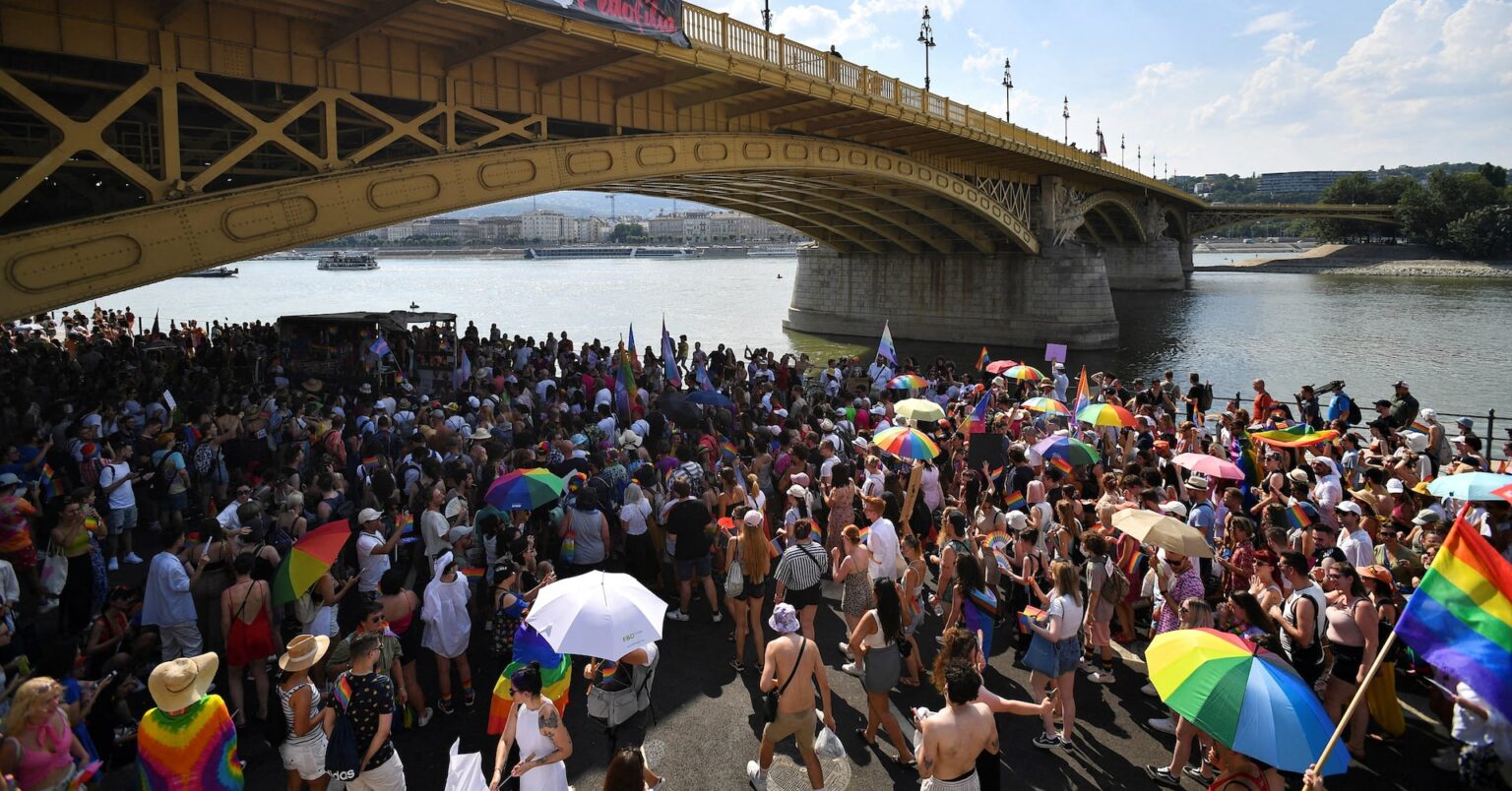 欧州委員長、ハンガリーにプライドパレードの許可要請 | ロイター