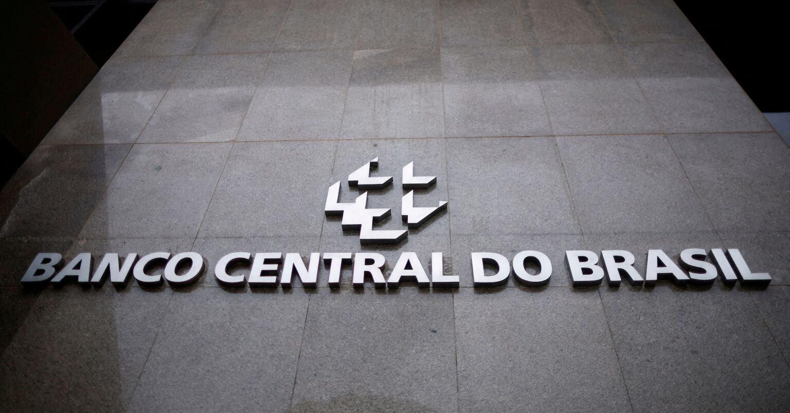 ブラジル中銀、2年後インフレ目標未達の予測　金利は据え置き方針 | ロイター