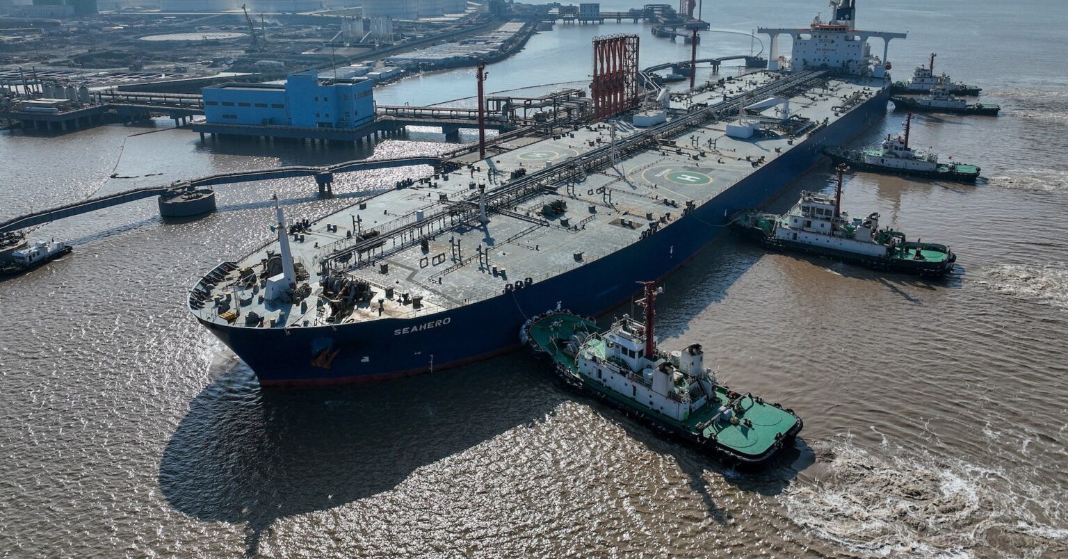 中国のイラン産原油輸入、6月に急増　紛争前の輸送加速などで | ロイター