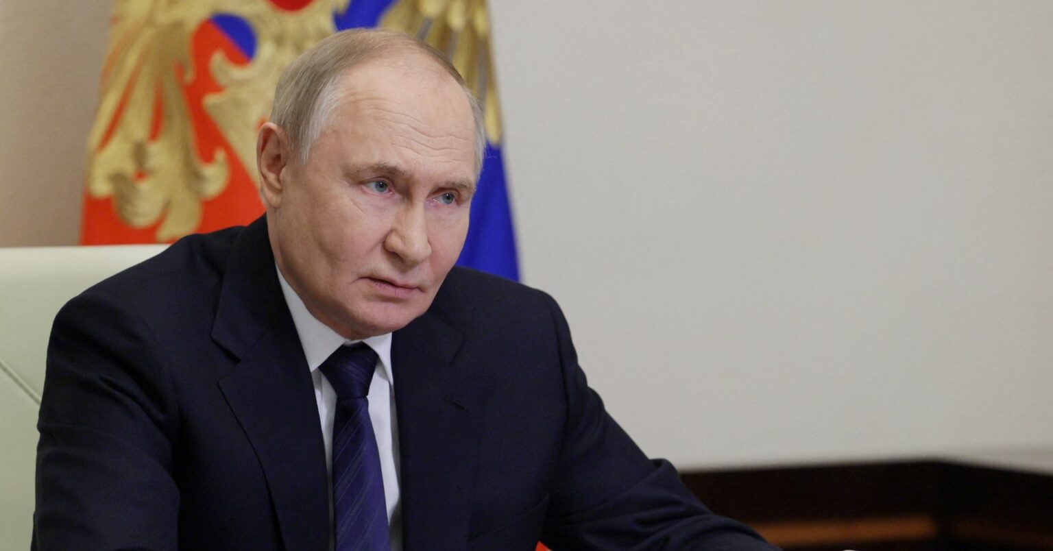 プーチン氏、軍事支出削減の用意表明　「西側と対照的」 | ロイター