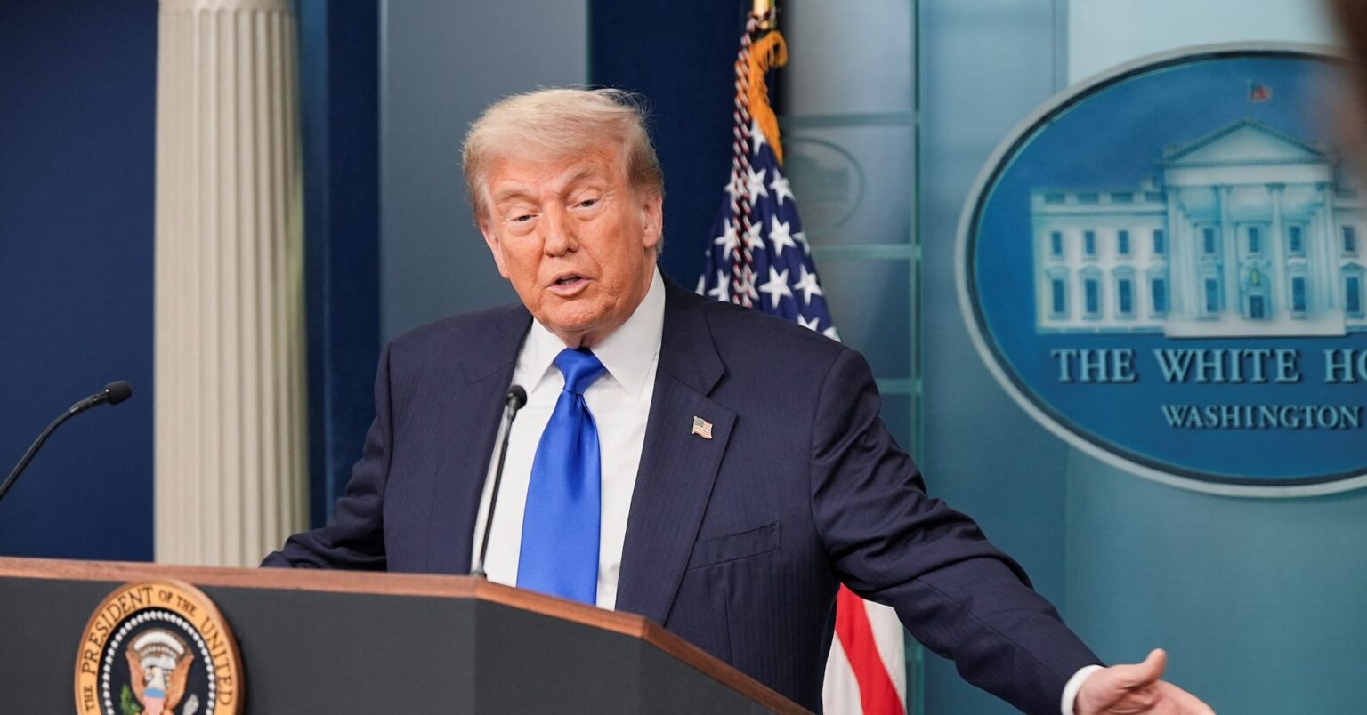 トランプ氏、イラン核施設のIAEA査察望む 必要なら再爆撃も | ロイター トランプ氏、イラン核施設のIAEA査察望む 必要なら再爆撃も | ロイター