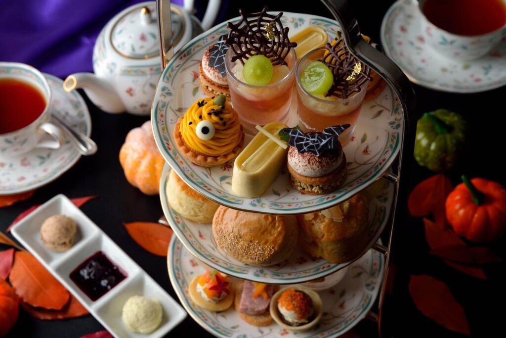 ホテル椿山荘東京のハロウィンアフタヌーンティー、“くもの巣”マスカットゼリーやおばけモンブラン - ファッションプレス