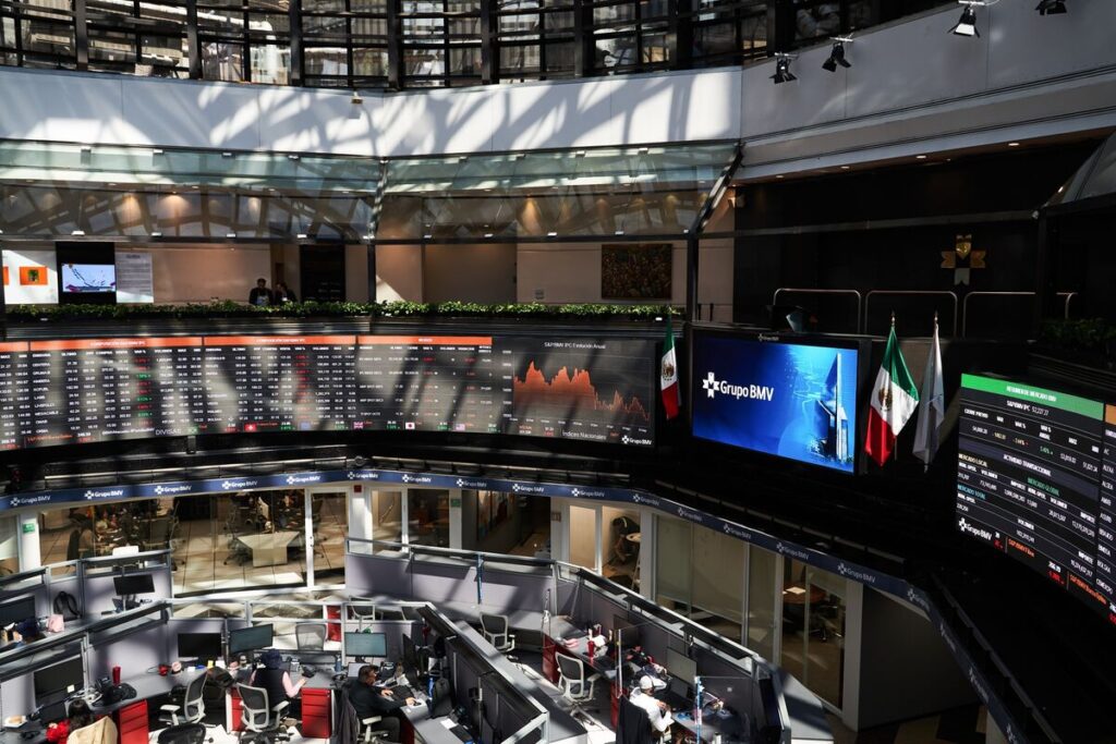 米国株上回るリターンの新興国株、狙うべきは中南米や東欧株ファンド - Bloomberg