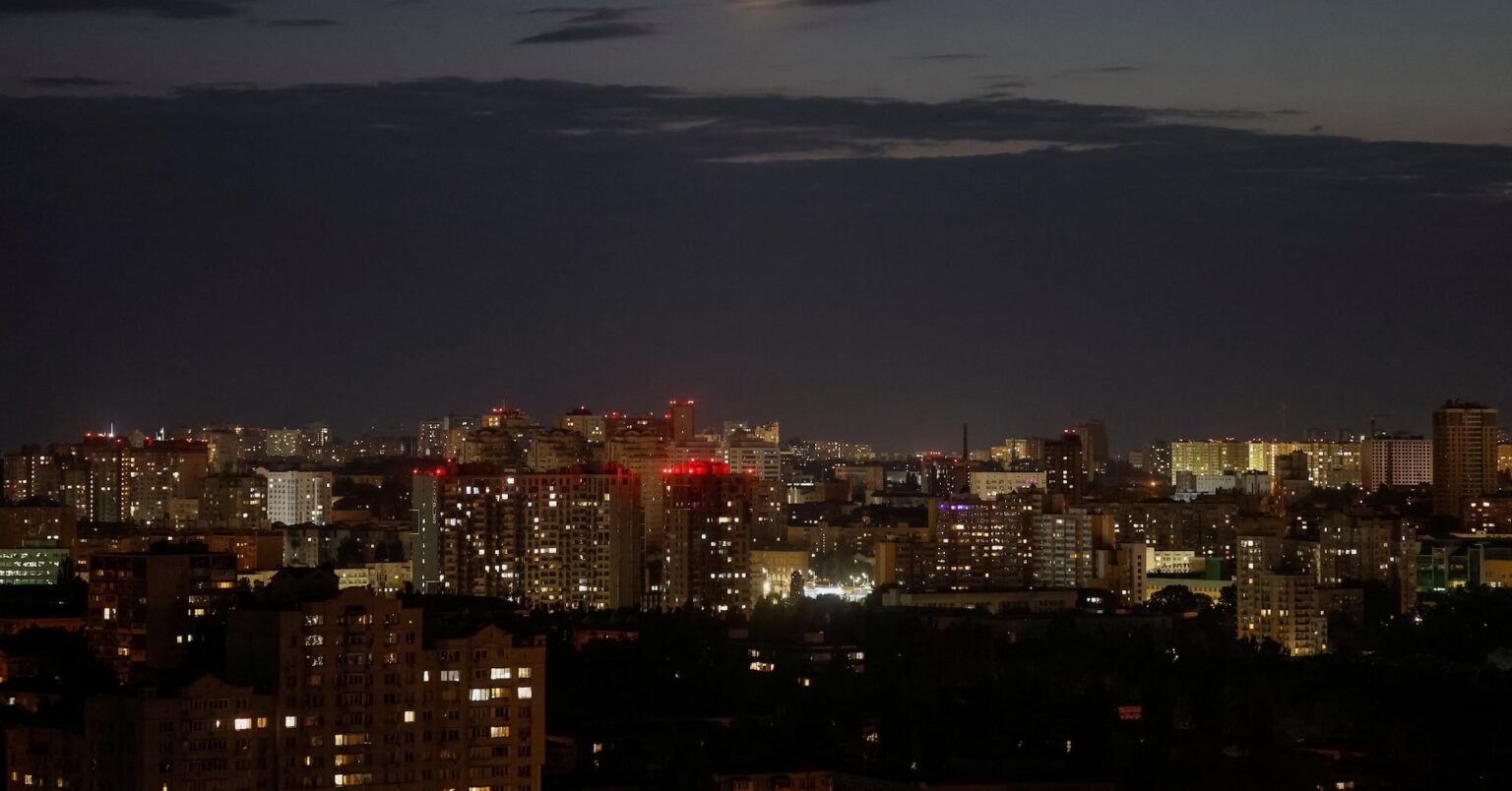 ロ軍がウクライナに477機の無人機攻撃、Ｆ１６の操縦士死亡 | ロイター