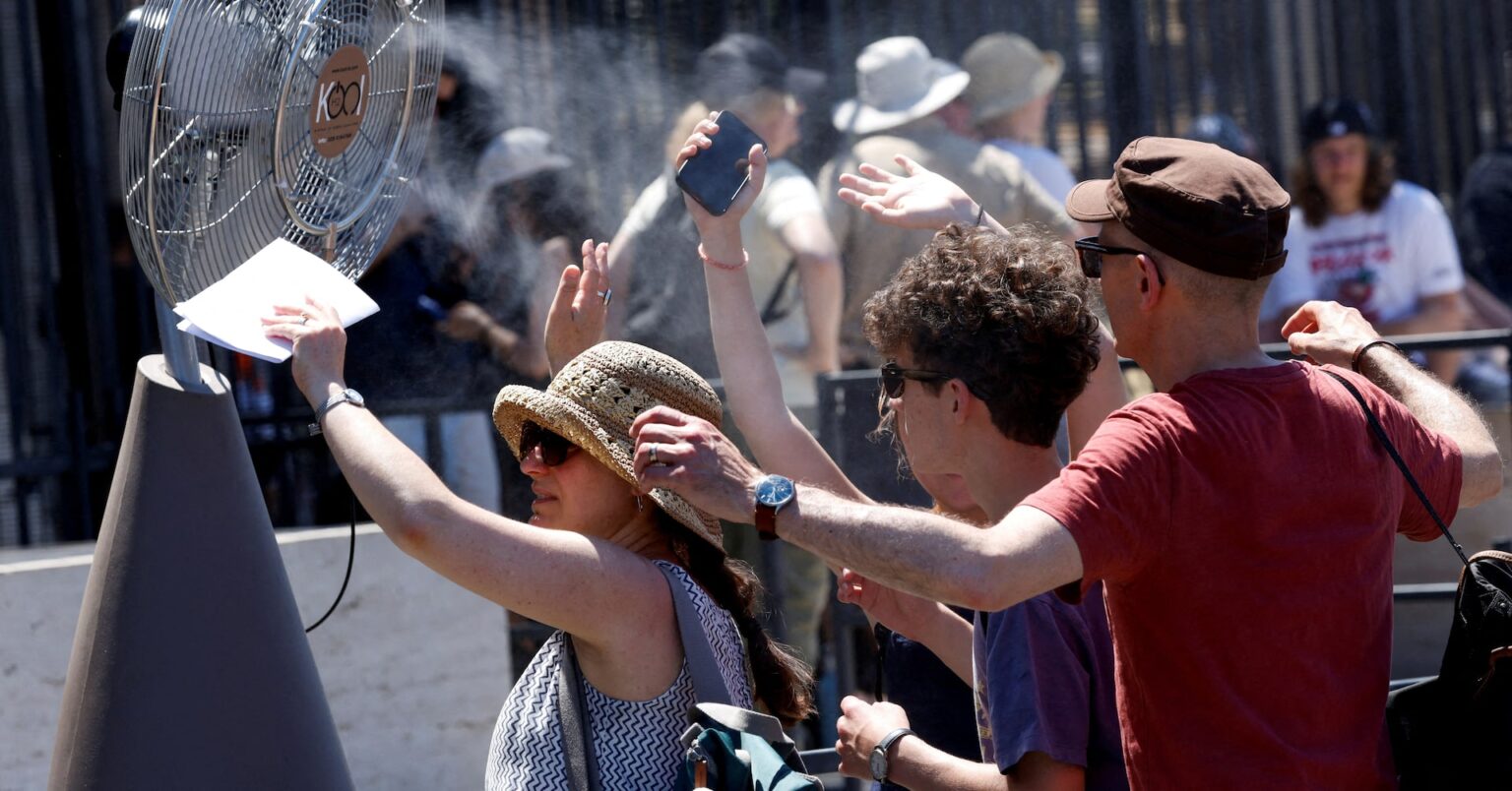 欧州に初夏の熱波、各国で高温警報　トルコ山火事では5万人が避難 | ロイター